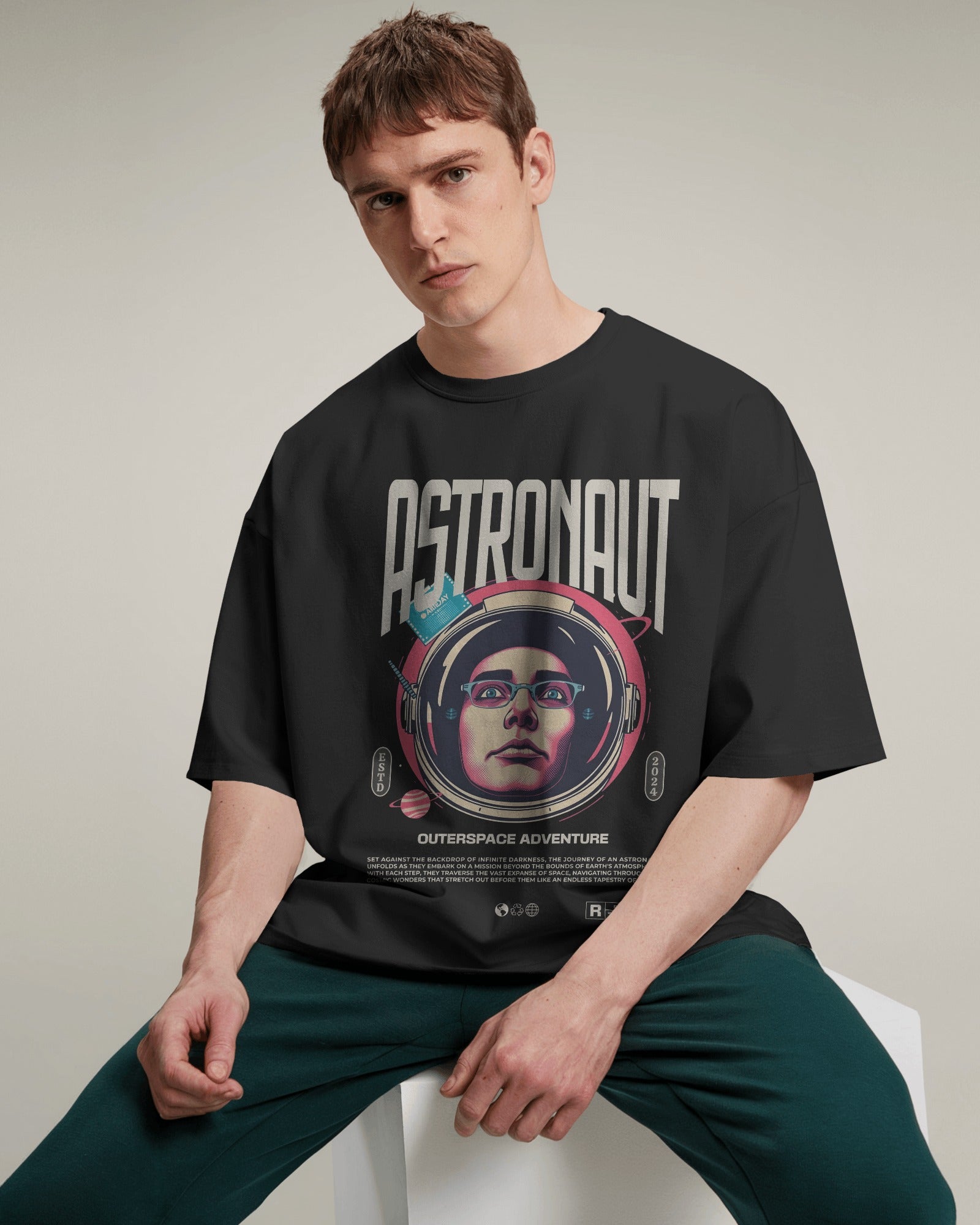 Astronaut-Outerspace adventure Oversized Tee