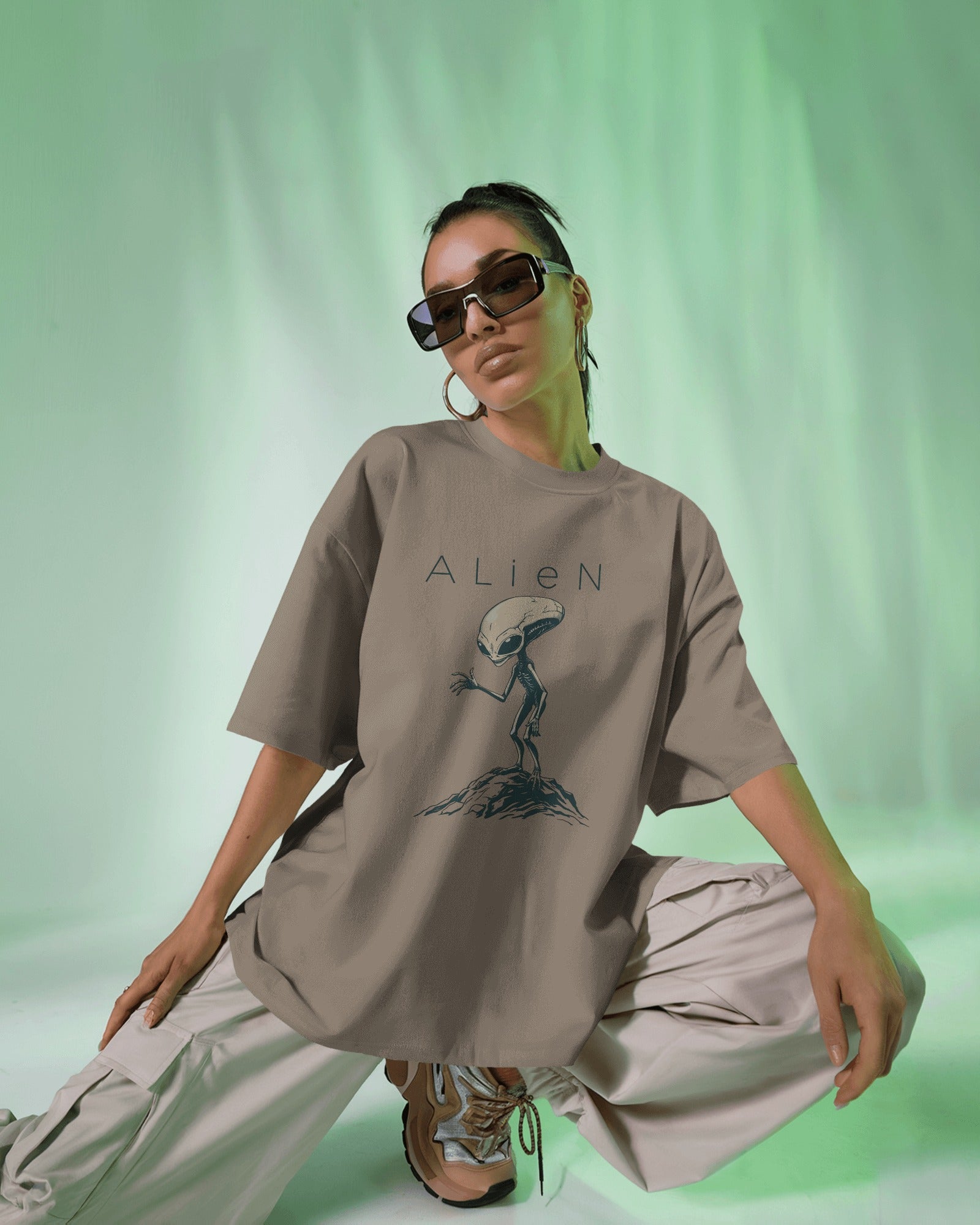 Alien Simple Oversized Tee